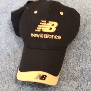 New balance, cap, NWOT, black and yellow, curved bill, style, adjustable size